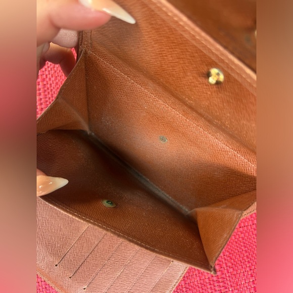 Rare Louis Vuitton monogram wallet 🌙 - Picture 12 of 17